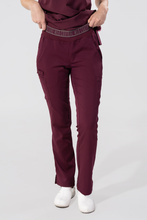 Medizinische Damen Hose Med Couture Performance Touch, 7739-WINE